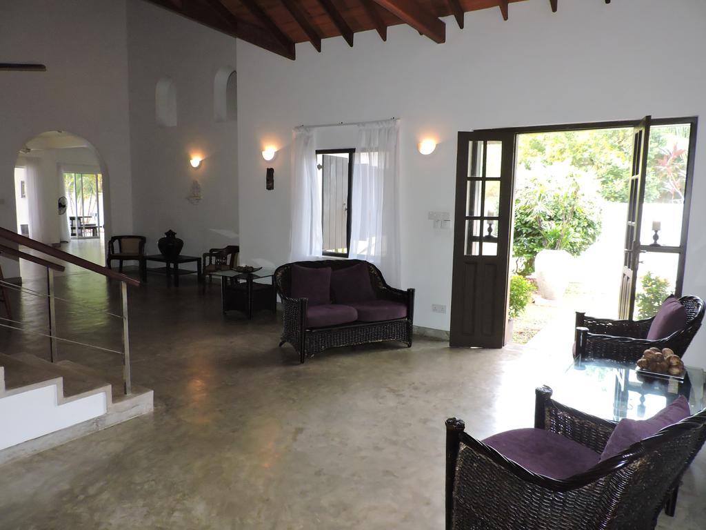 The Lagoon Villa Kurana Katunayaka Exterior foto